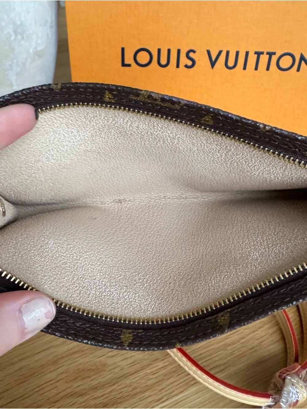 ✅AUTHENTIC✅LOUIS VUITTON CROSSBODY CLUTCH - Picture 7 of 12